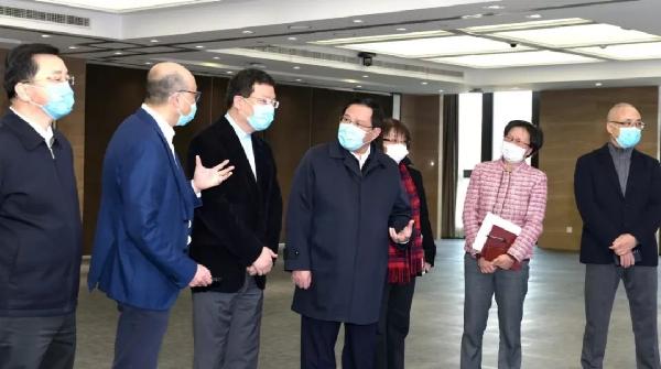 上海市委书记李强莅临k8凯发控股检查疫情防控物资供应保障工作