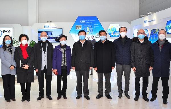 上海市委常委、常务副市长陈寅调研市抗疫医疗物资保障基地